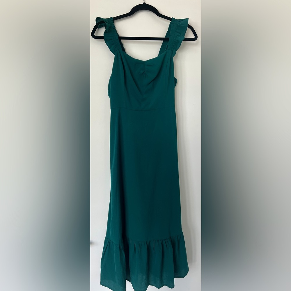 Lulu’s dark teal cocktail dress.